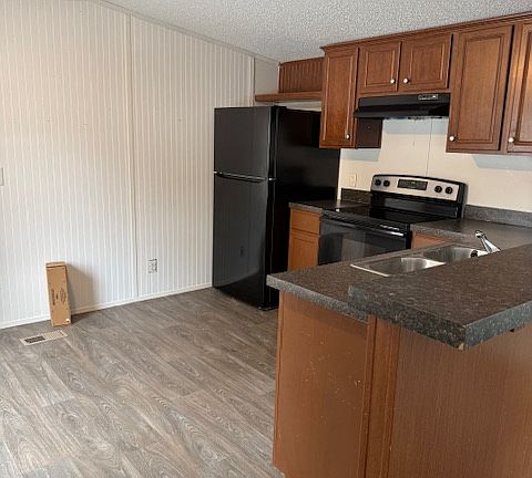 4th image of 21 Pineview Dr
