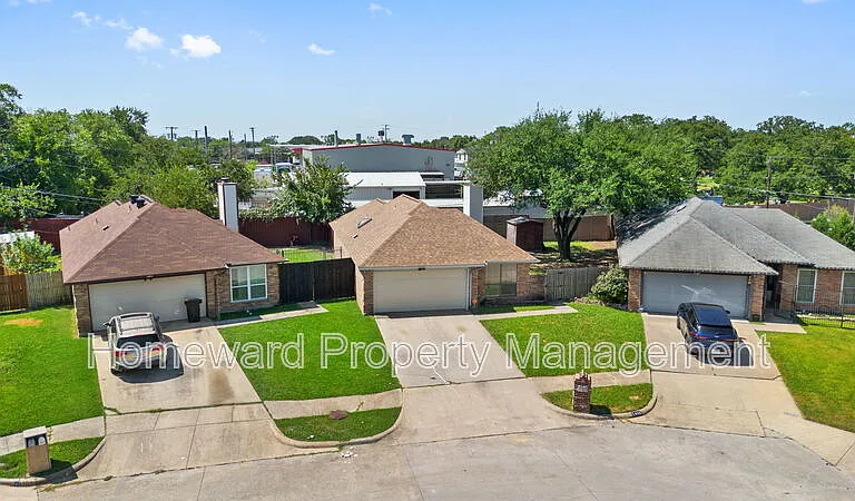 1401 Landmark Ct — Photo 25
