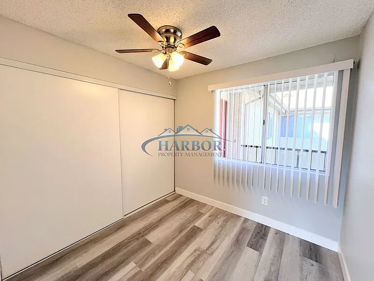 2315 S Grand Ave #12 — Photo 6
