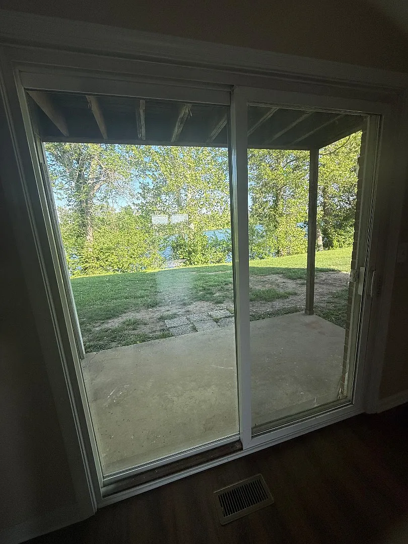 19 Lakeshore Drive Apt 10 - 29-6 — Photo 3
