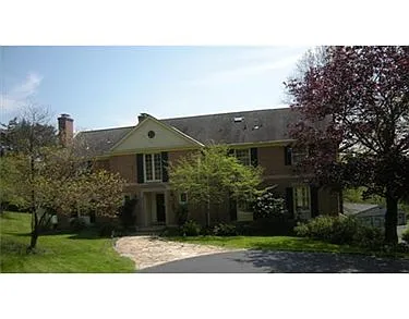 135 Millview Dr photo 1