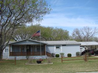 314 Pecan Dr SW, Mc Queeney, TX 78123