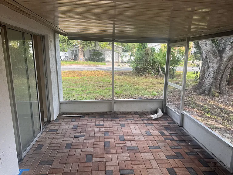 3923 Rockefeller Ave — Photo 8
