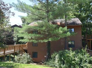 9594 S Lake Ridge Dr, Bloomington, IN 47401