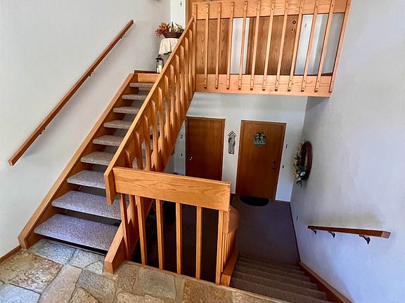 5th image of 220 S Cardinal Dr APT 3