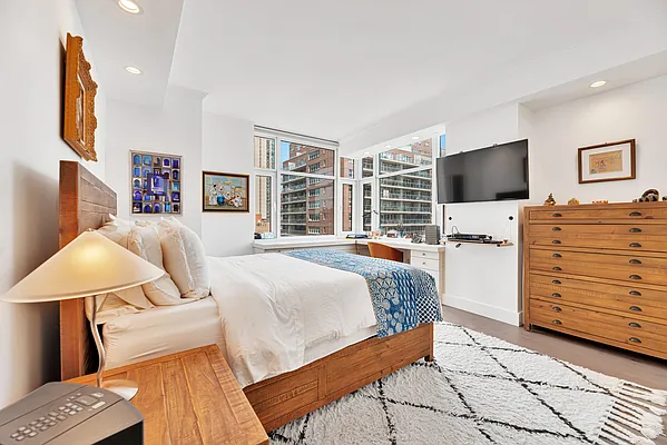 Sold by Douglas Elliman | media 16