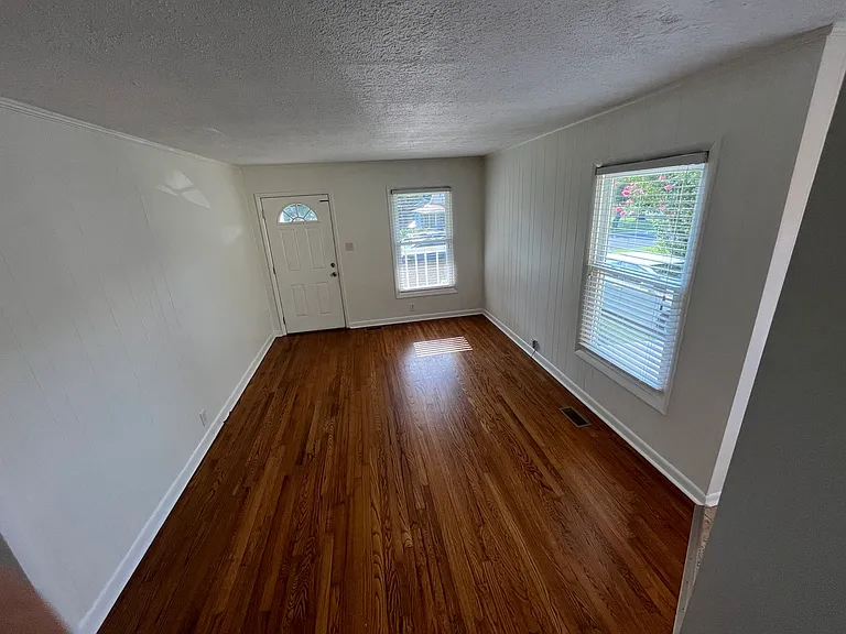 3502 Grote St SW — Photo 3