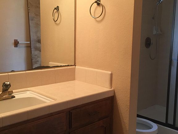 4th image of 1147 Sweetbrier Pl