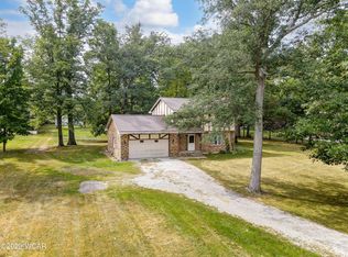 9168 Glynwood Rd, Wapakoneta, OH 45895