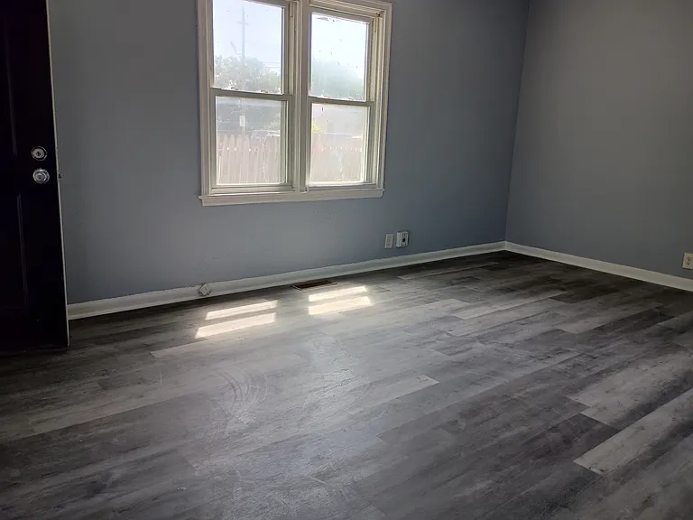 1621 Oliver Ave — Photo 5
