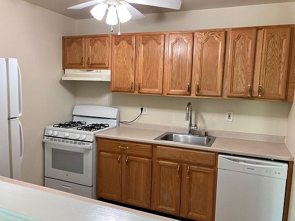4th image of 605 Oakland Hills Ct