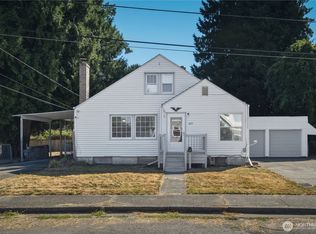 825 8th St NW, Puyallup, WA 98371