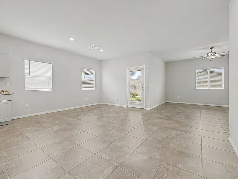 7552 Blue Lotus Ave — Photo 3