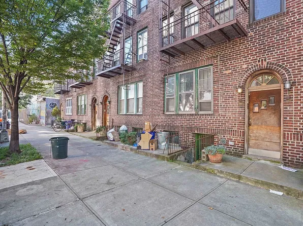 238 Powers St #3, Brooklyn, NY 11211