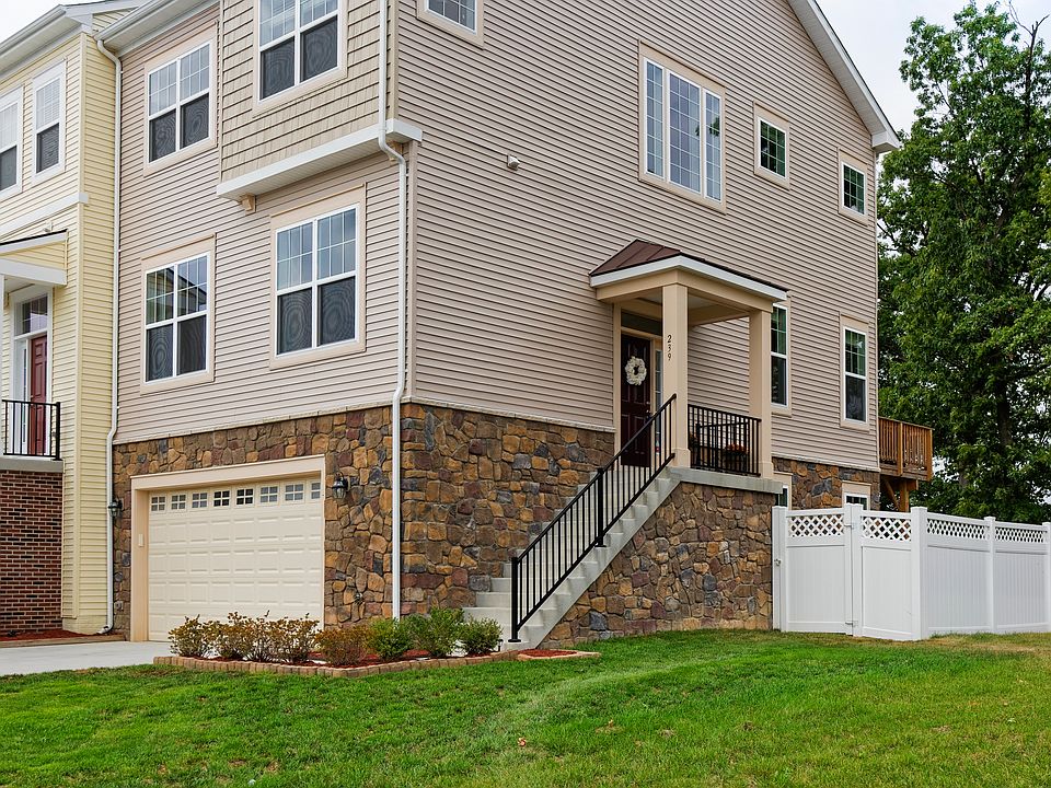 1st image of 239 Cobble Stone Dr