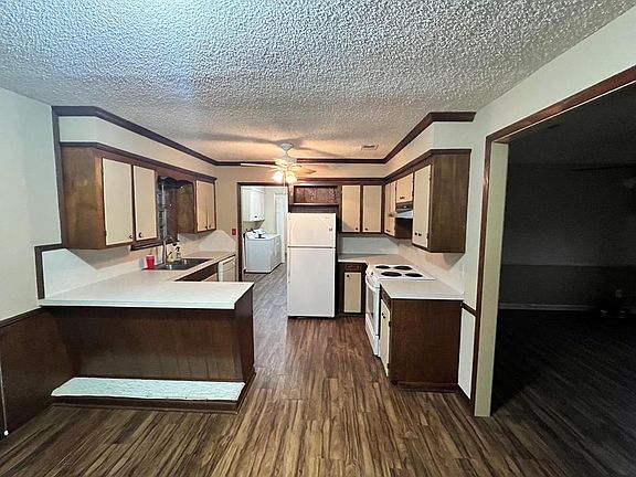 2nd image of 185 Newman St