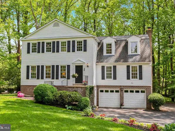 11800 Quarter Horse Ct, Oakton, VA 22124