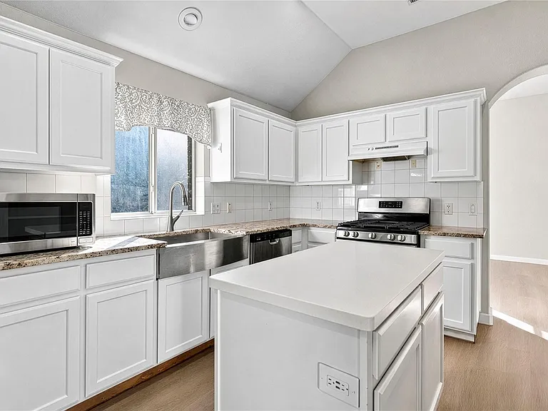 8248 Montoya Cir — Photo 6