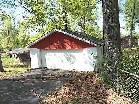 3rd image of 269 Dogwood Ln