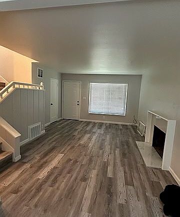 2nd image of 2542 Kent Dr