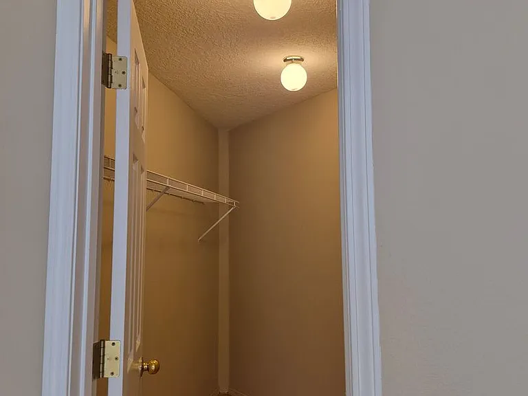 9121 Ridgefield Ave NE — Photo 55