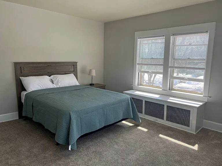 600 E 21st St #4 — Photo 5