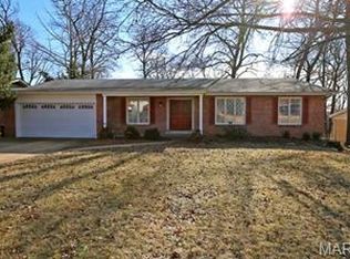 306 Morewood Dr, Ballwin, MO
