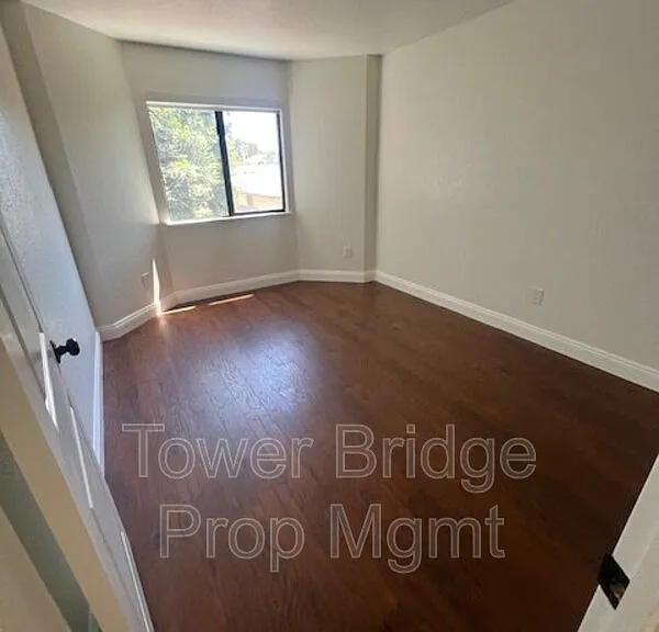 2247 Atrisco Cir — Photo 4
