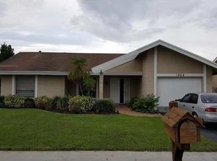 1404 SW 83rd Ave, North Lauderdale, FL 33068