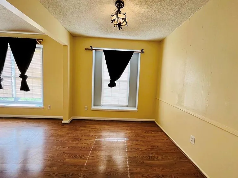 7303 Shiner Ln — Photo 6