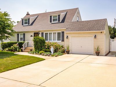 4 Hitchcock Lane, Farmingdale, NY, 11735