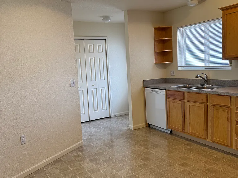Pinecrest — Photo 2