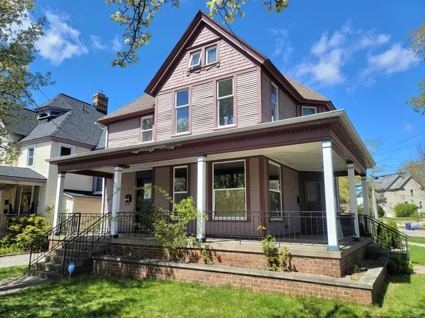 679 Lake Dr SE APT 1, Grand Rapids, MI 49503