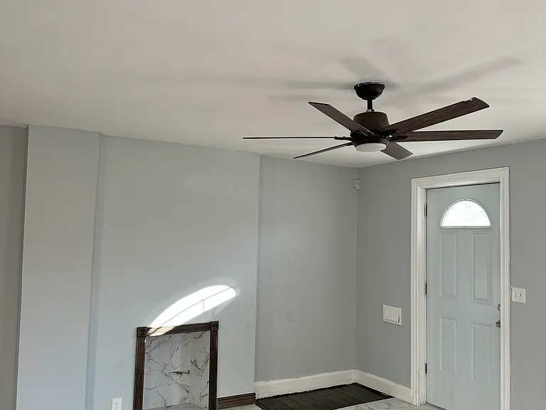 1736 Northampton Dr #1 — Photo 2