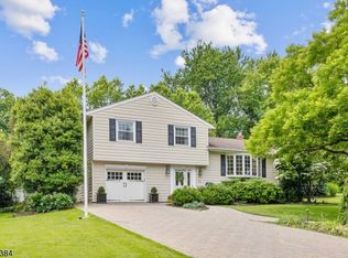 36 Hilltop Dr, Cedar Grove, NJ 07009