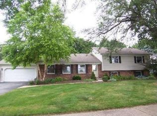 6S320 Cornwall Rd, Naperville, IL 60540