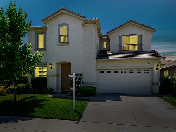 2nd image of 2841 Belle Fleur Way