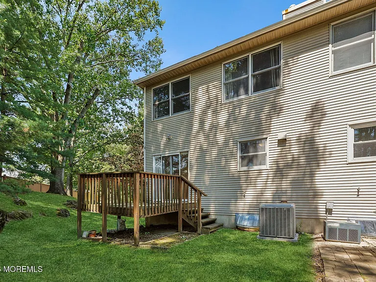 157 Northampton Dr — Photo 47