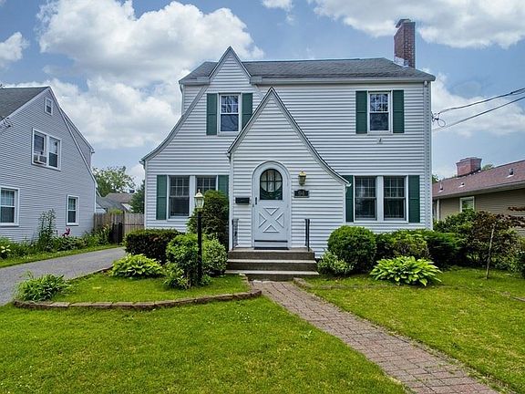 2nd image of 94 Gillette Ave