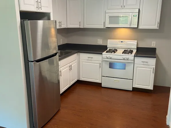 134 Tyngsboro Rd APT 6, North Chelmsford, MA 01863