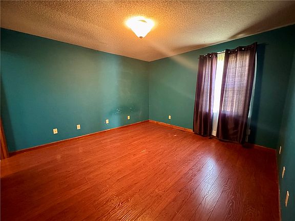 5th image of 405 Price Ave