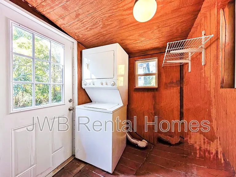 1610 Minerva Ave — Photo 7