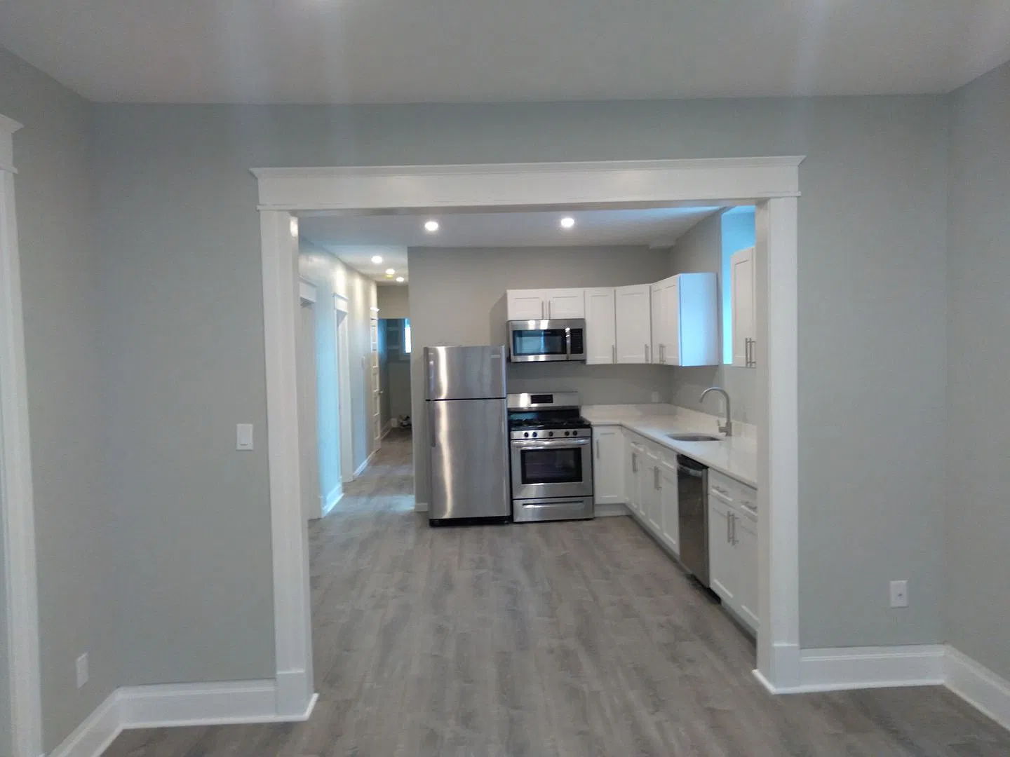 187 N. Lake Ave — Photo 4