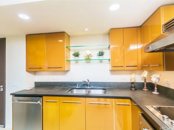 1200 Queen Emma St APT 2306, Honolulu, HI 96813