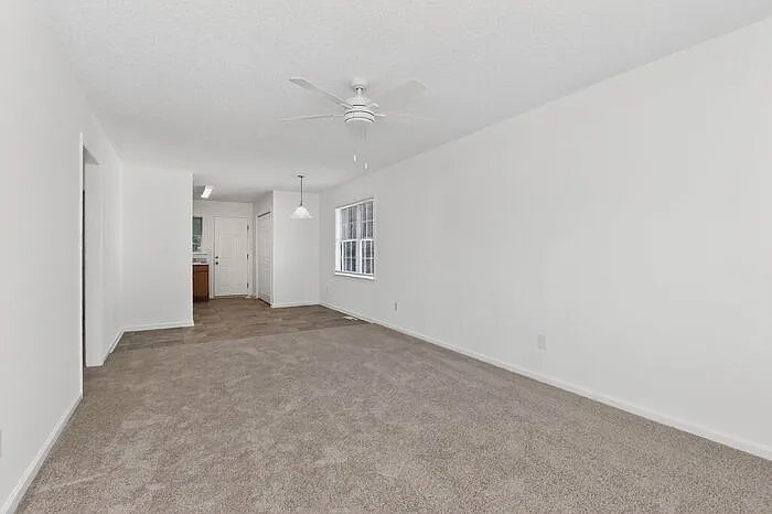 93 Sunderland Rd SW — Photo 4