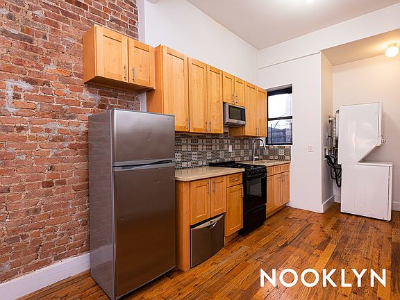 5th image of 518 Chauncey St #4L