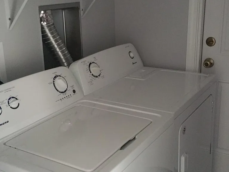 285 E Ct Of Shorewood — Photo 5
