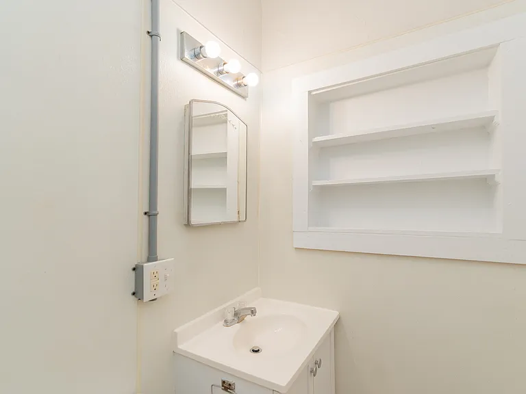 820 Oak St #1 — Photo 1