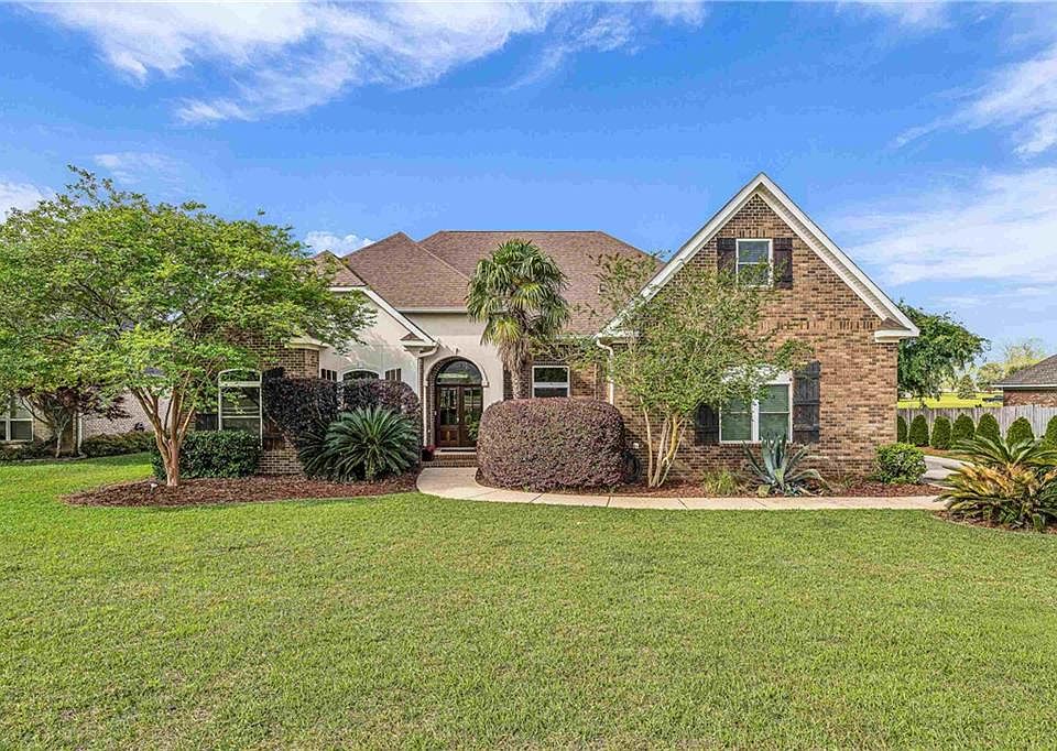 1st image of 25825 Ravenwood Cir