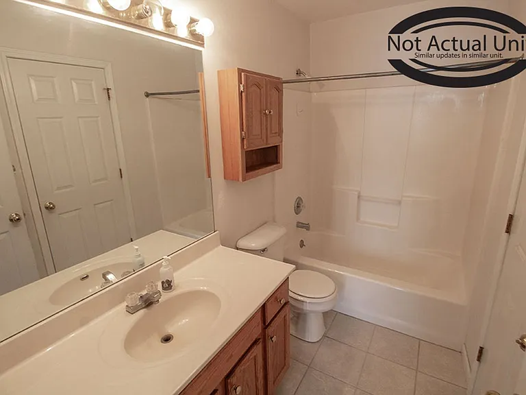 1413-1415 N Frideriki Dr — Photo 16
